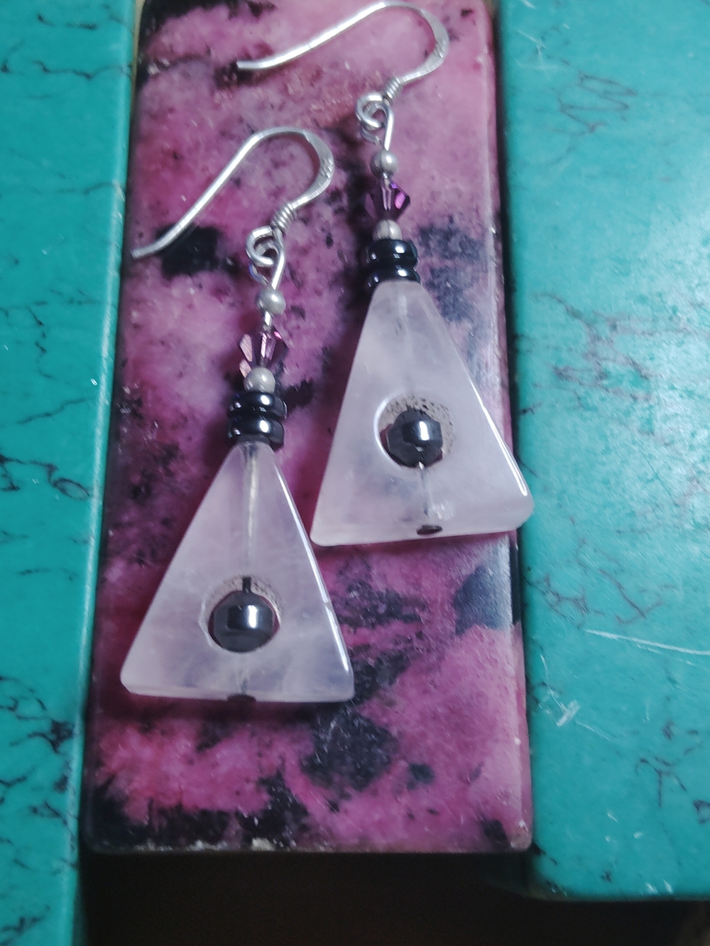 🛑FIRM PRICE🛑 STERLING R. QUARTZ TRIANGLE DROP EAR, BLK.HEMATITE/ AMETHYST, -